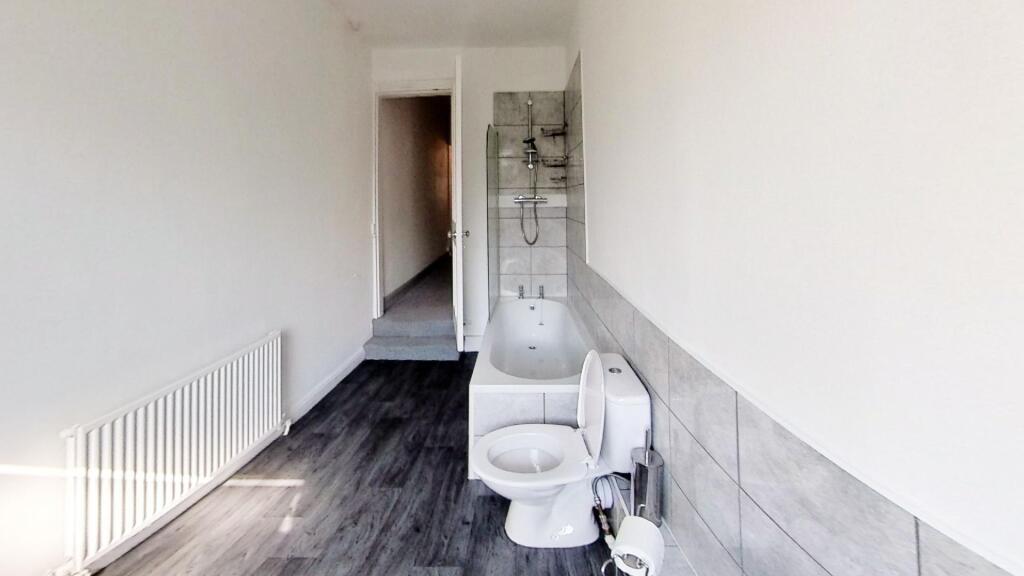 25-Burns-Street-Bathroom.jpg