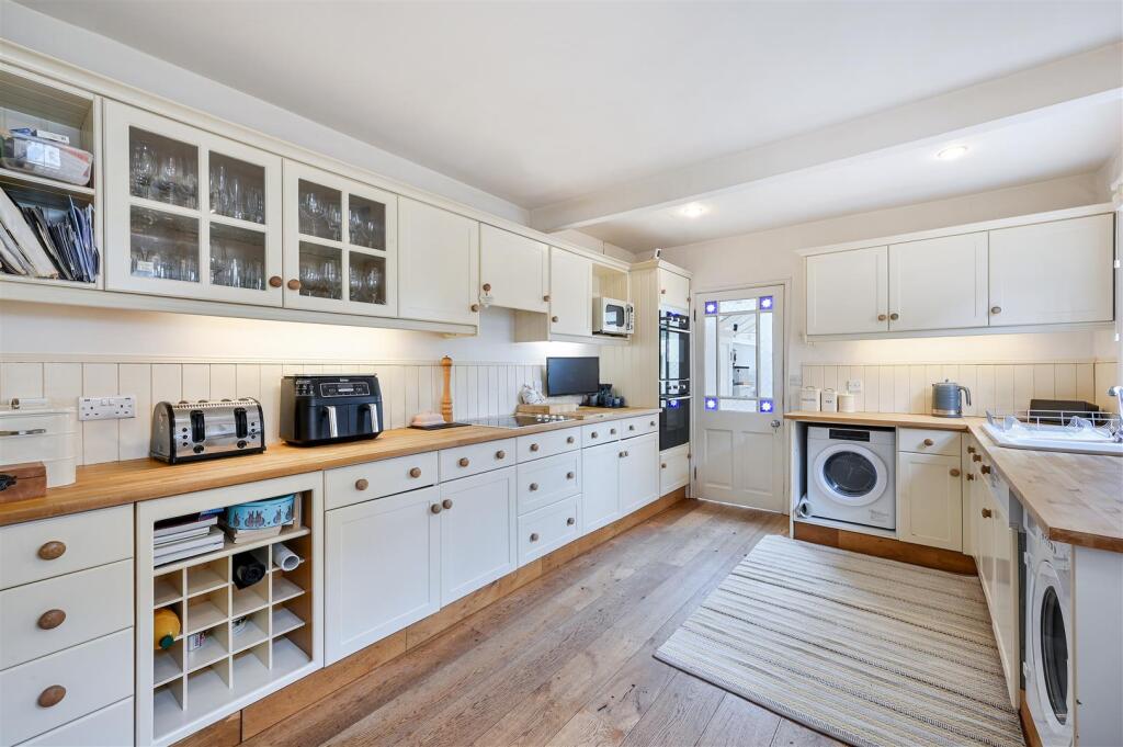 COLLEGE ROAD (21).jpg