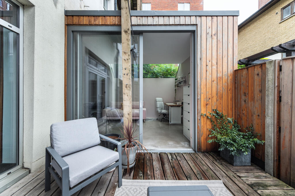 SUNLIGHT-SQUARE-1 (2).jpg