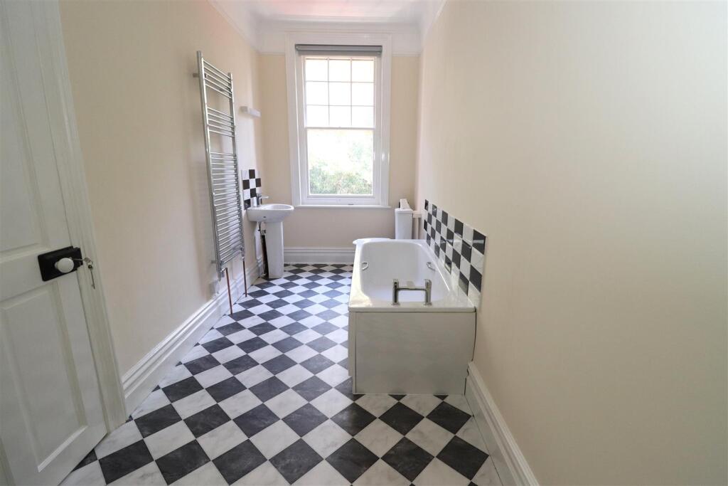 En Suite Bathroom