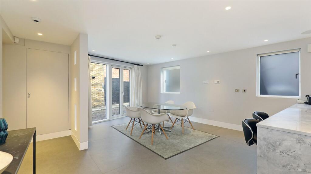 Reception / Kitchen