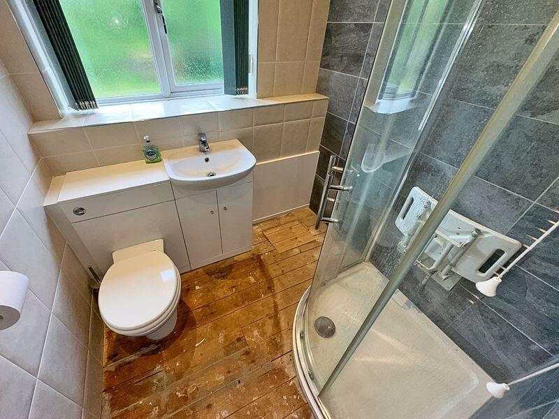 SHOWER ROOM