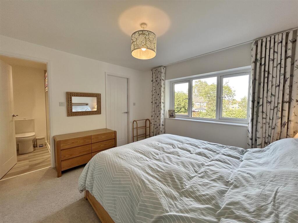 Master Bedroomhttps://login.vebraalto.com/#