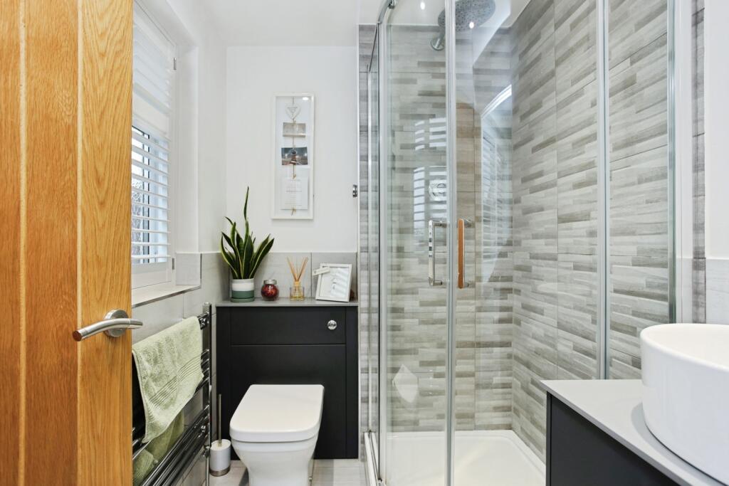 En Suite Shower Room