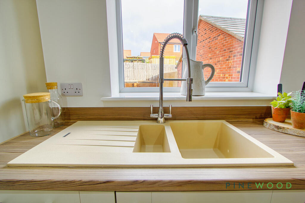 Kitchen / Breakfast Room