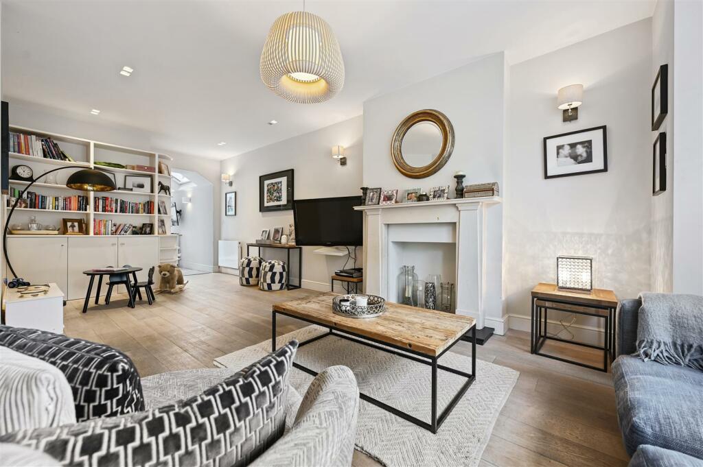 AR - Hillcrest Road12.JPG