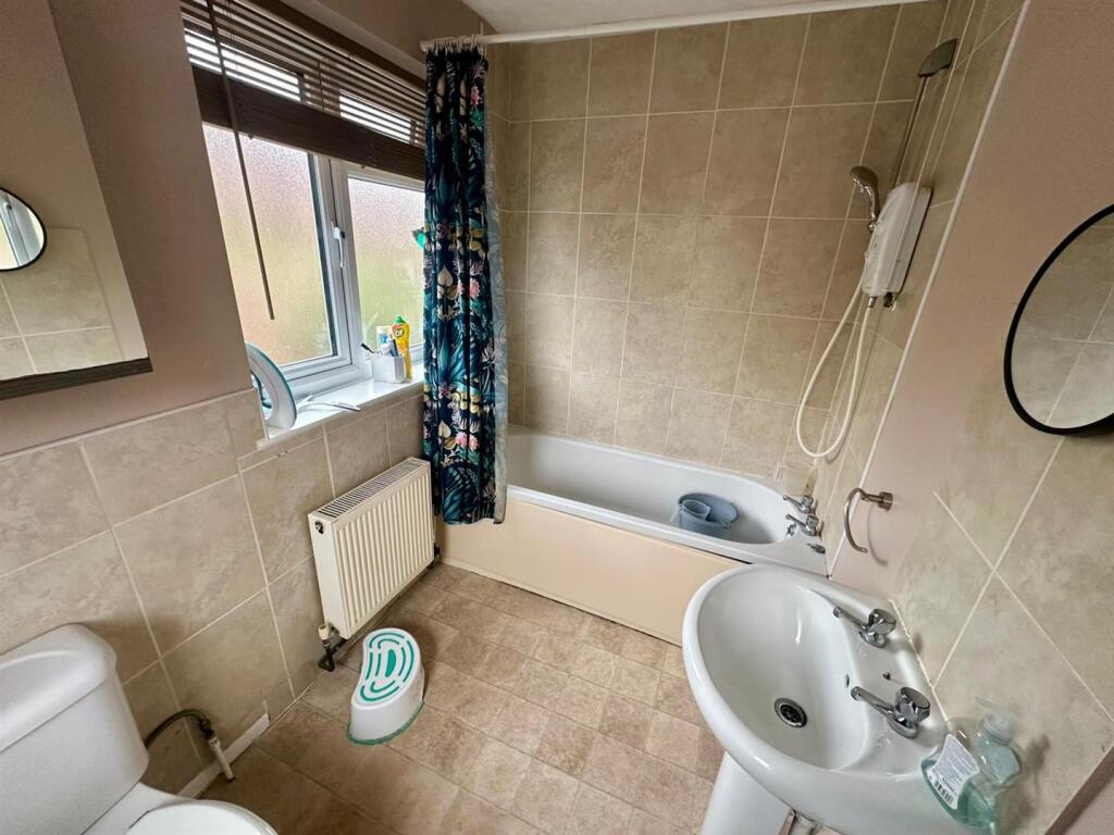 WhatsApp Image 2025-10-23 at 14.05.54_24ee241d.jpg