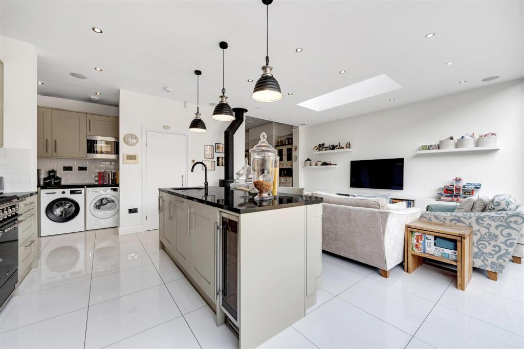 11 Hillcrest Road-9.jpg