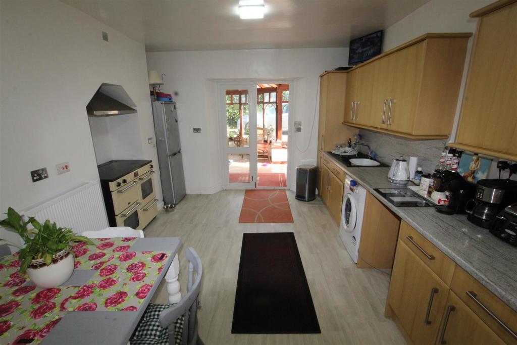 Good Sized Kitchen / Dining Room