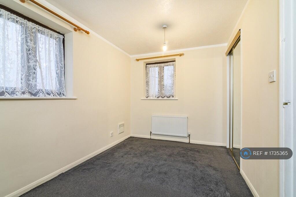Bedroom With Inbuilt Wardrobe (Double Room)
