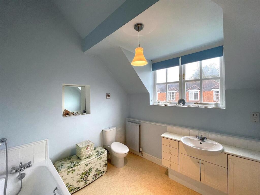 En-Suite Bathroom
