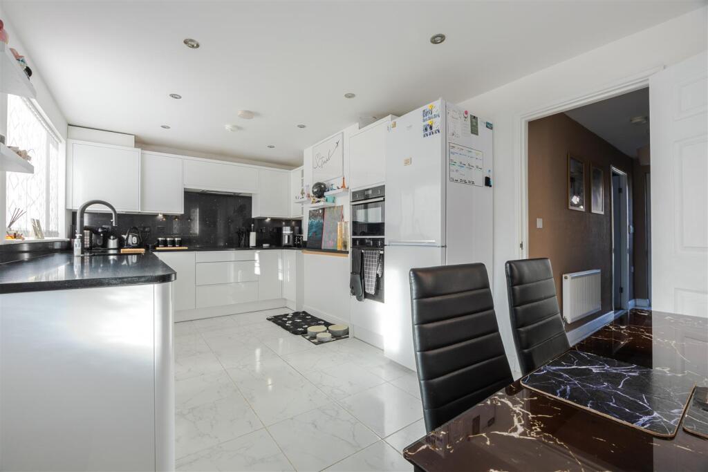 Kitchen diner