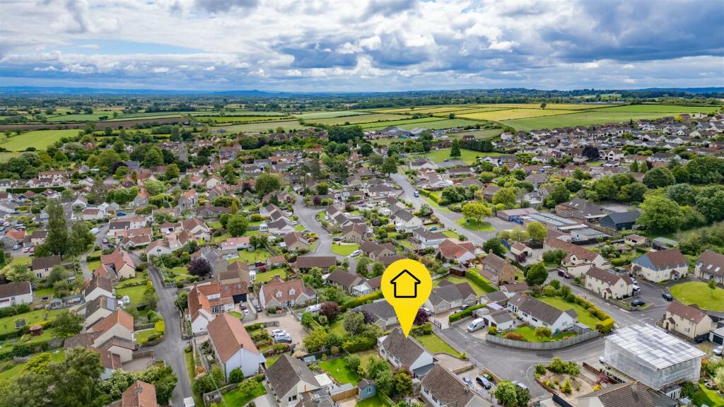 9 Chertsy Close Extra 3.jpg