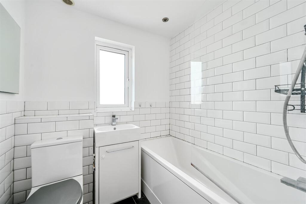 Hillcroft, Portslade, BN41 (18).jpg