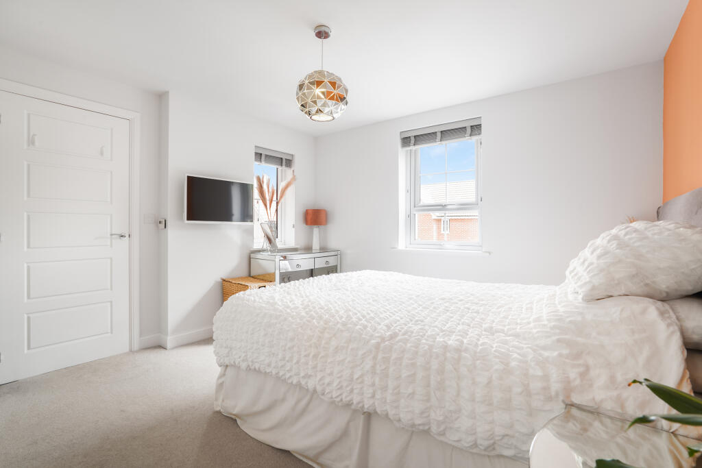 Main bedroom 3