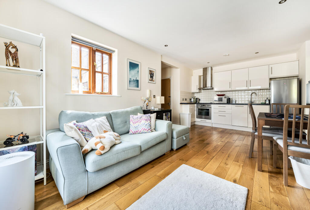 1327346-11-6877d5...