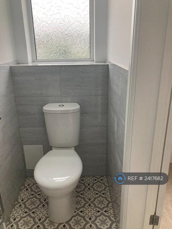 Newly Refurbished En Suite Bathroom