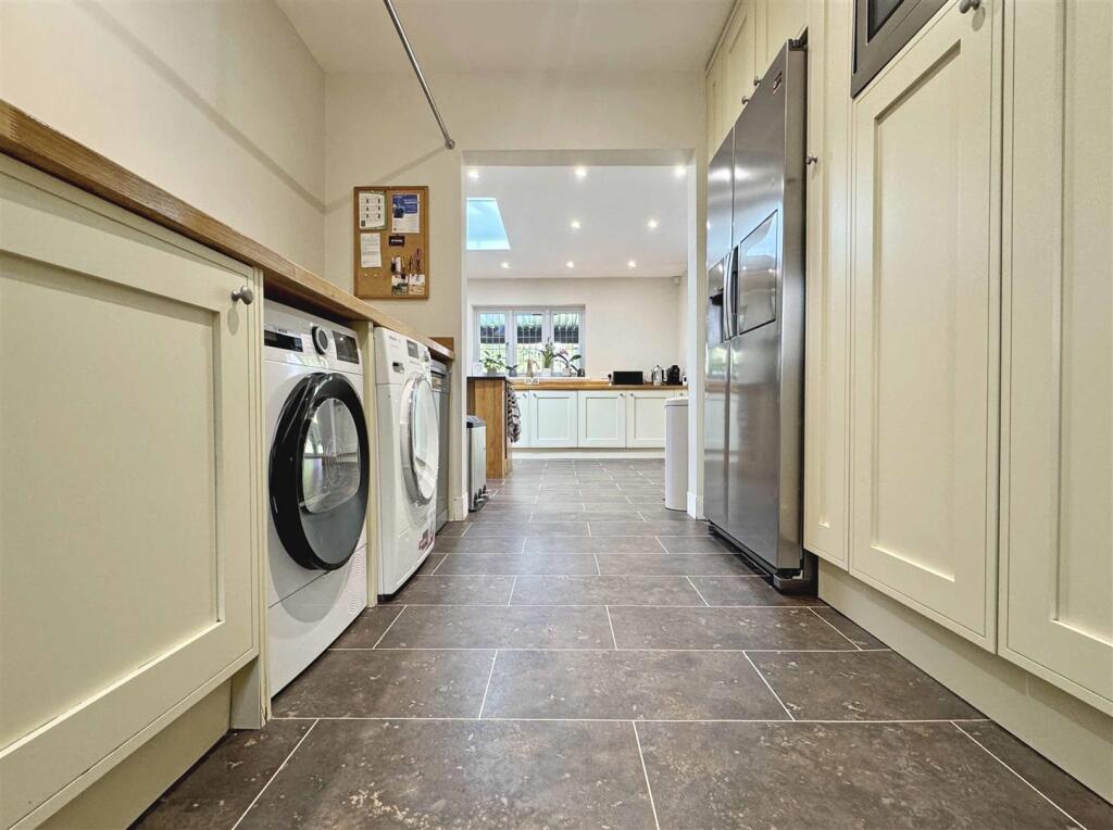 Utility Room (b).jpg