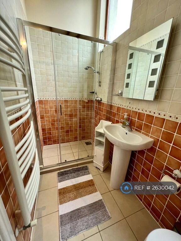 En Suite 2