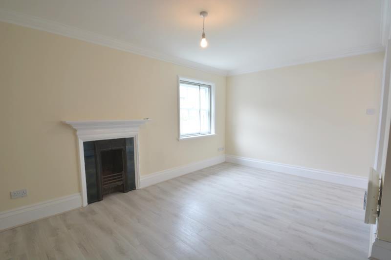 8783c Living_med.jpg