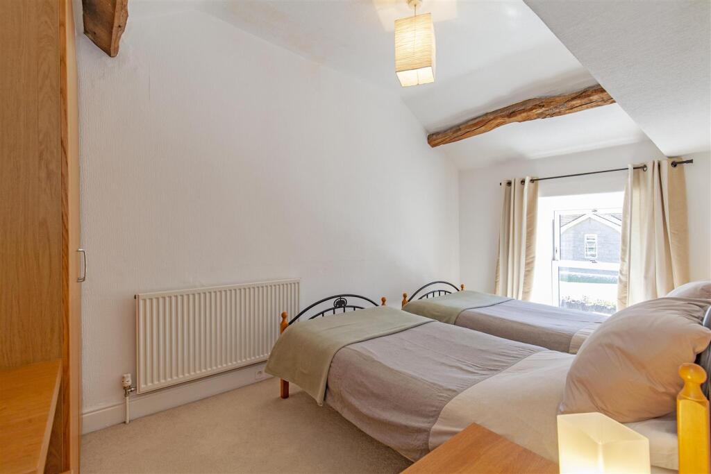 Bedroom 2-1.jpg