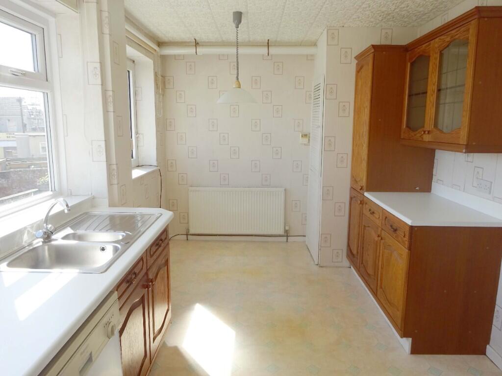 F F Kitchen