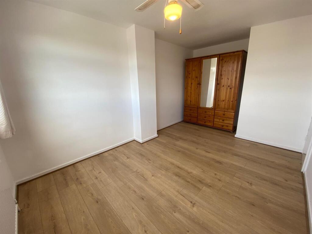 BED FRONT RIGHT 1.jpg