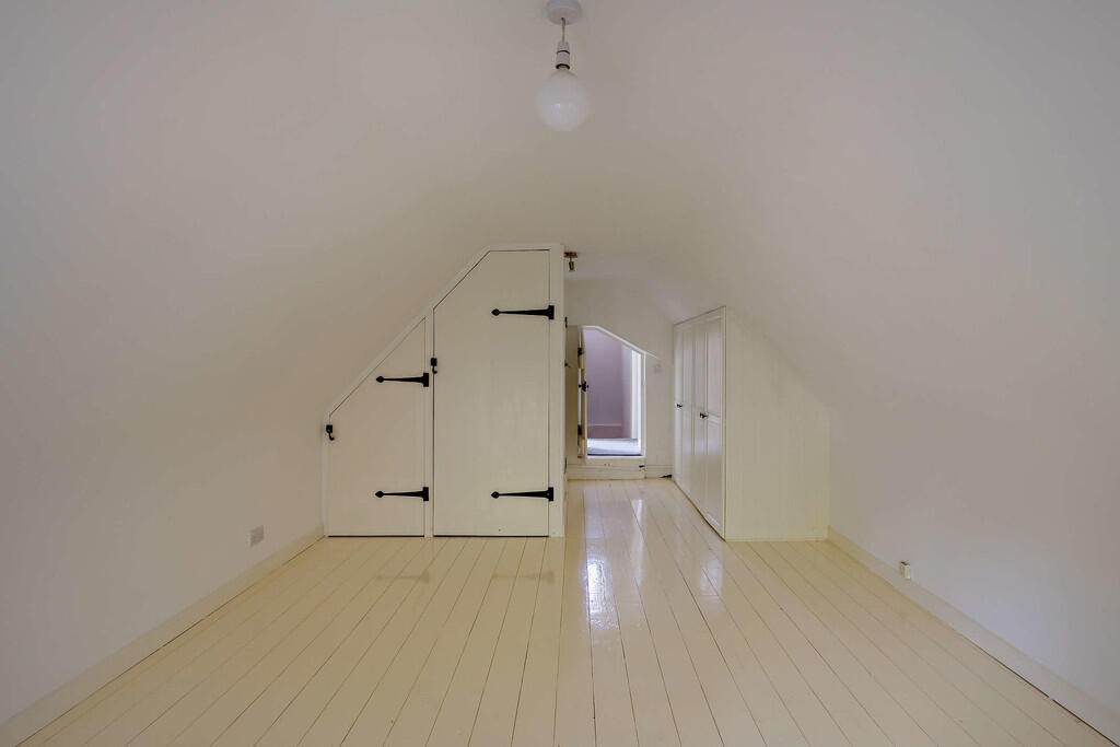 8659306-interior2...