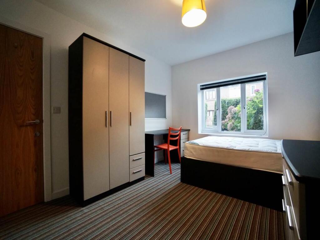 Bed 1.2.jpg