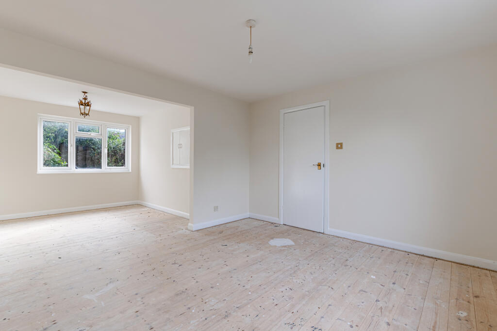 A10 - 3 Orchard View, Frogmore - 251014