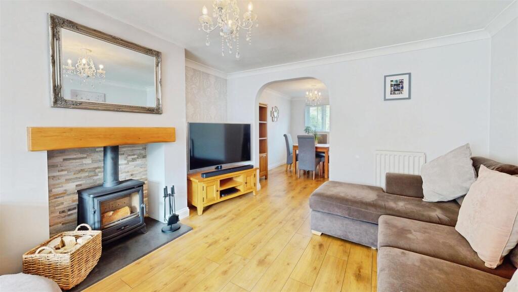 0ddeefb2-23-Highcliffe-Court-07212025_124350.jpg