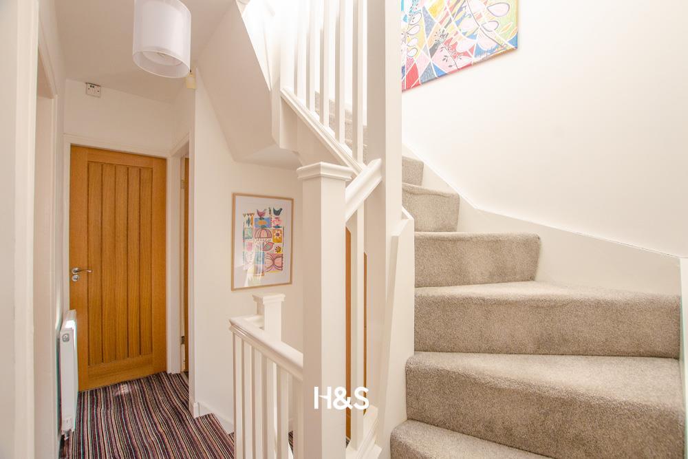 103 cropthorne road - landing.jpg