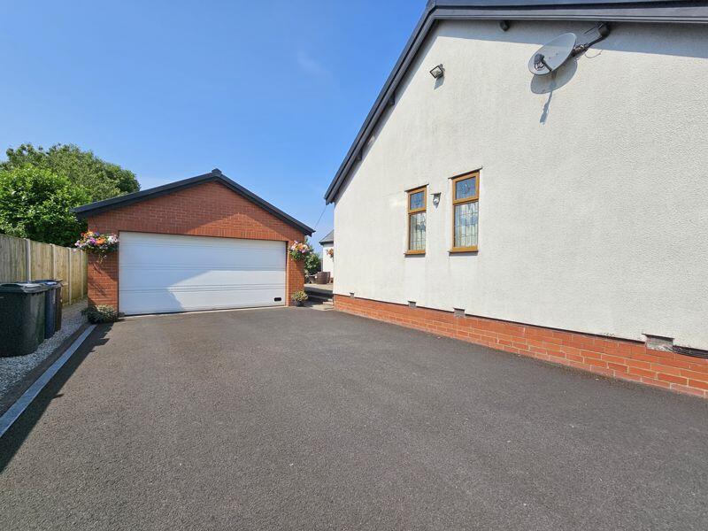 Detached Garage