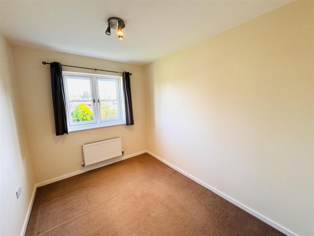 Chamberlain Close, Uttoxeter, ST14 8ET