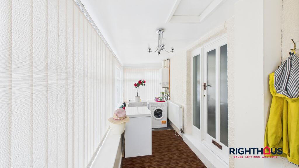 Side Utility Reception