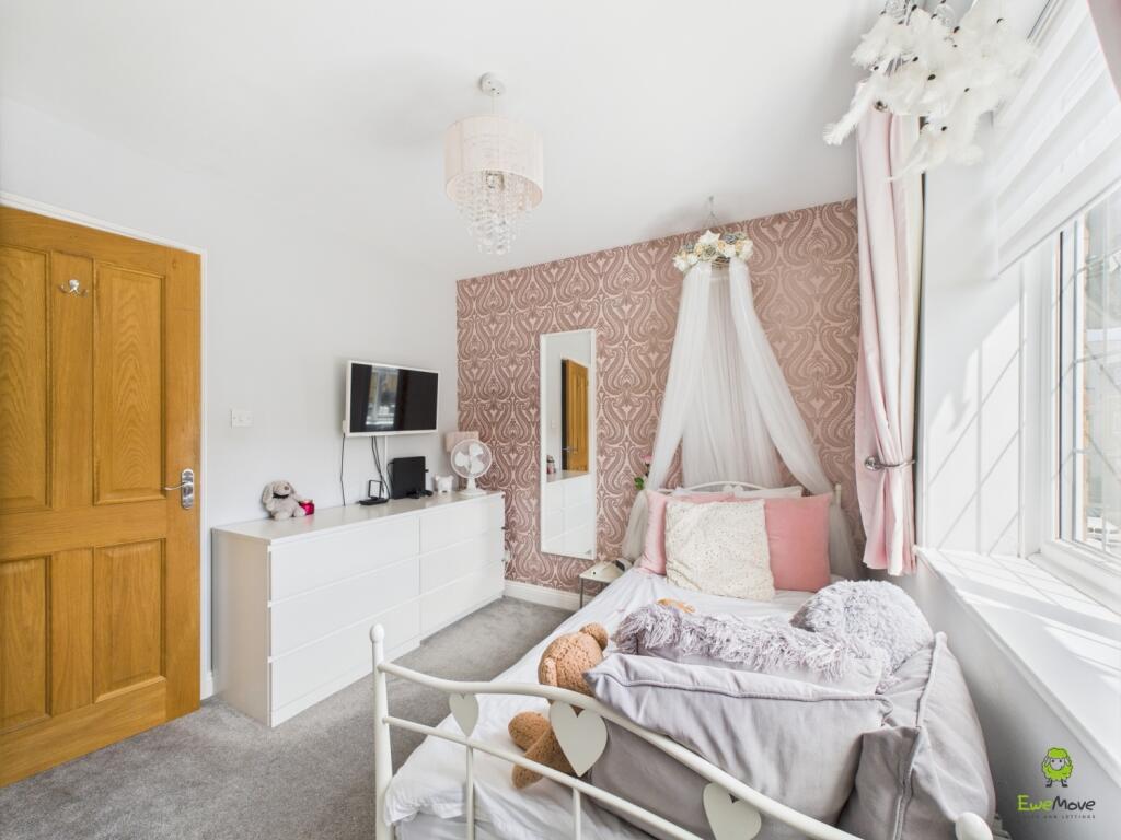 Presented by Nicoleta at EweMove Bexleyheath and D