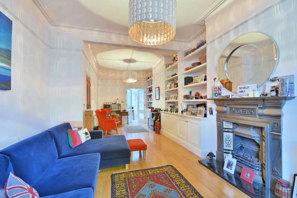 27'1 Double Reception Room