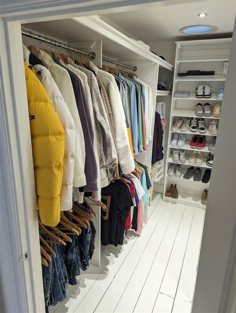 dressing room 1.jpeg