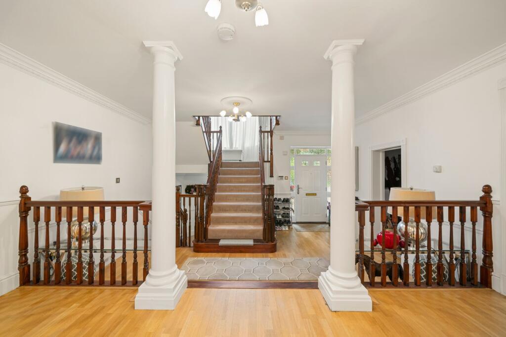 11 St David¿s Drive, Englefield Green, Egham, Surrey, TW20 0BA