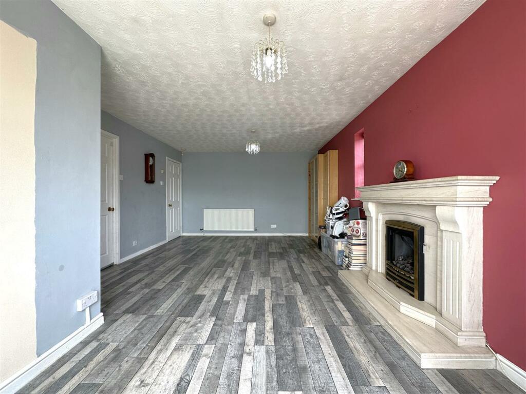 Large Living Space 508