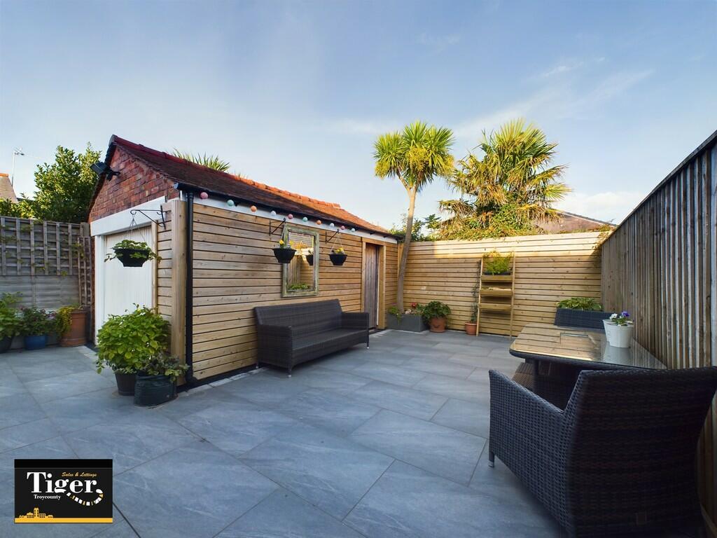 CAM02176G0-PR0346...