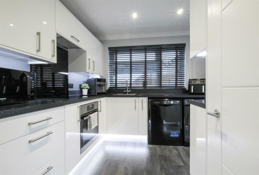 kitchen-1-3.jpg