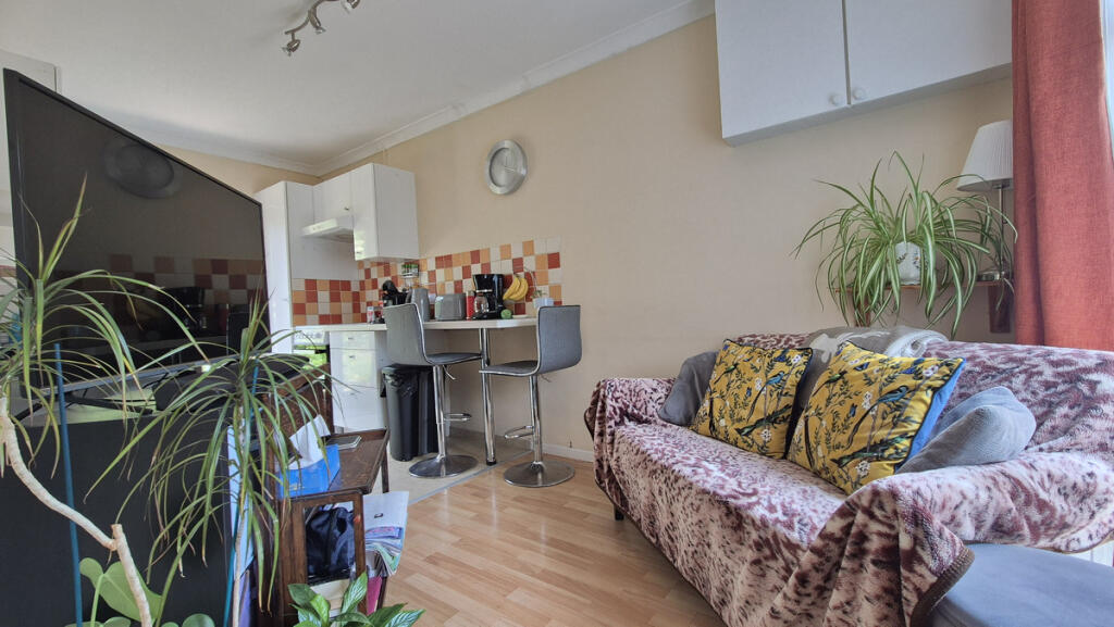 Open Plan Breakfast Kitchen/Living Room
