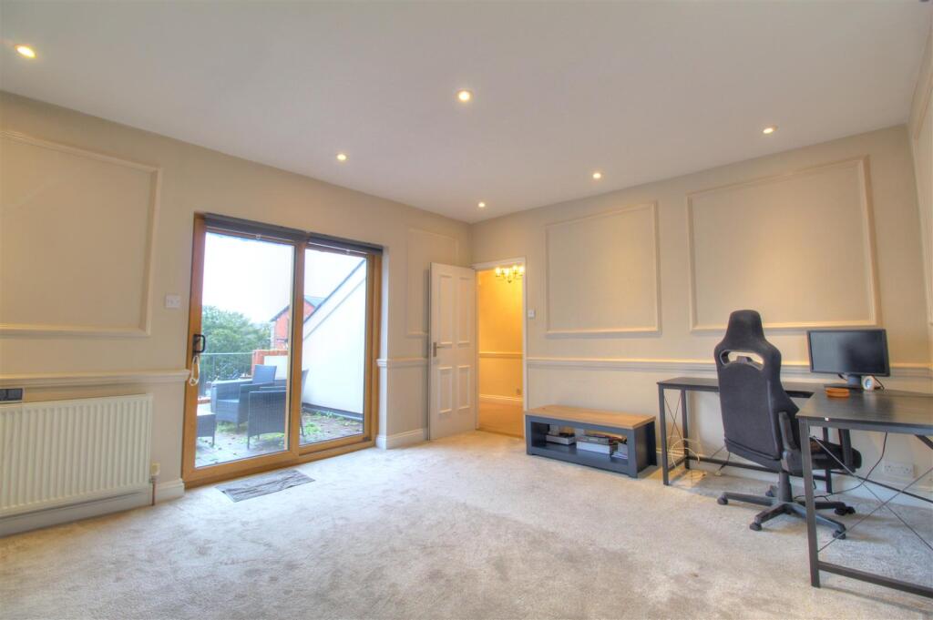 23a Clarkson St - Lounge 1.jpg