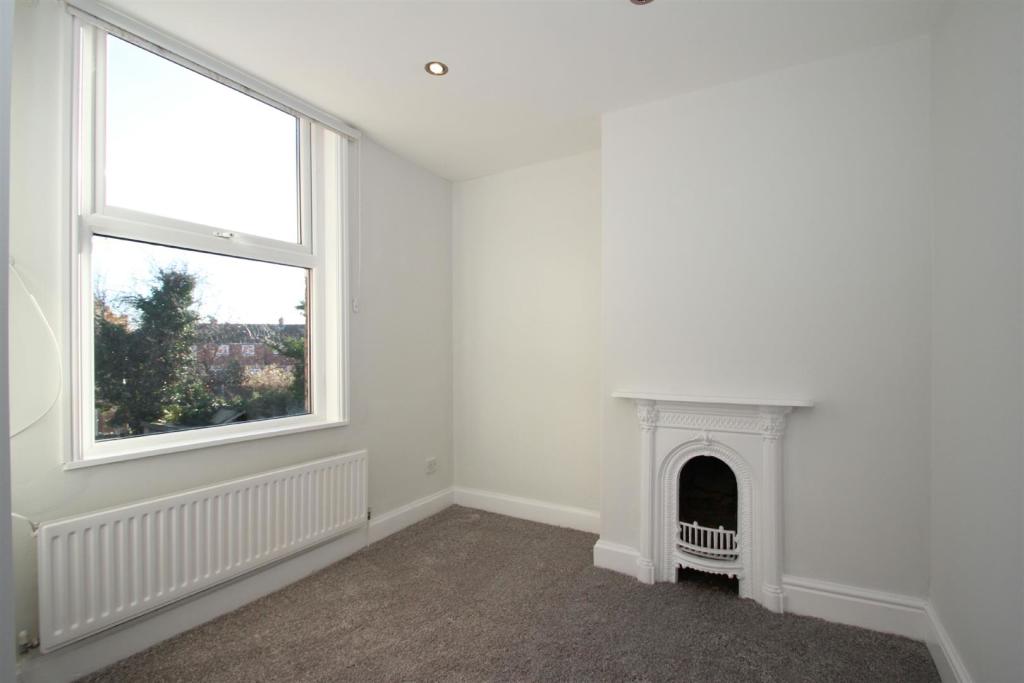 Bedroom 3.jpg