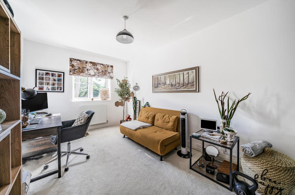 1354519-4-68c8300...