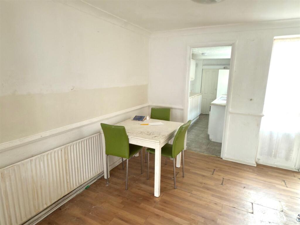 DINING AREA.jpg