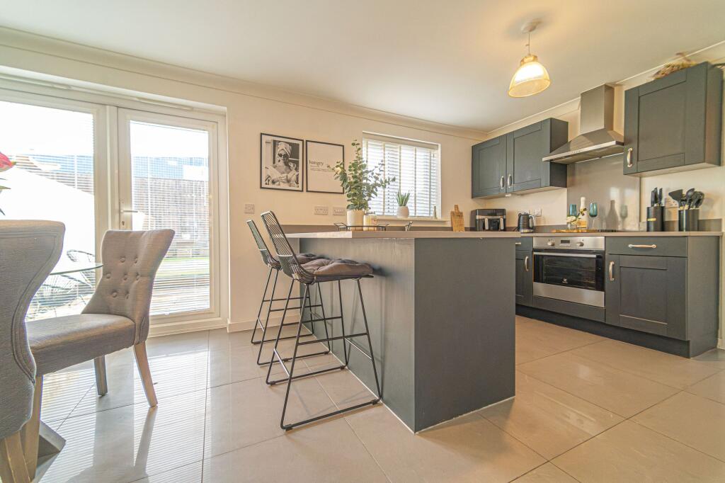 Kitchen dining