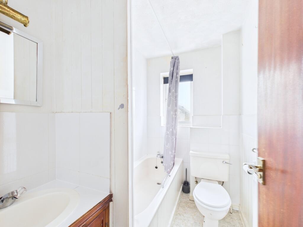 CAM01338G0-PR0115-STILL007