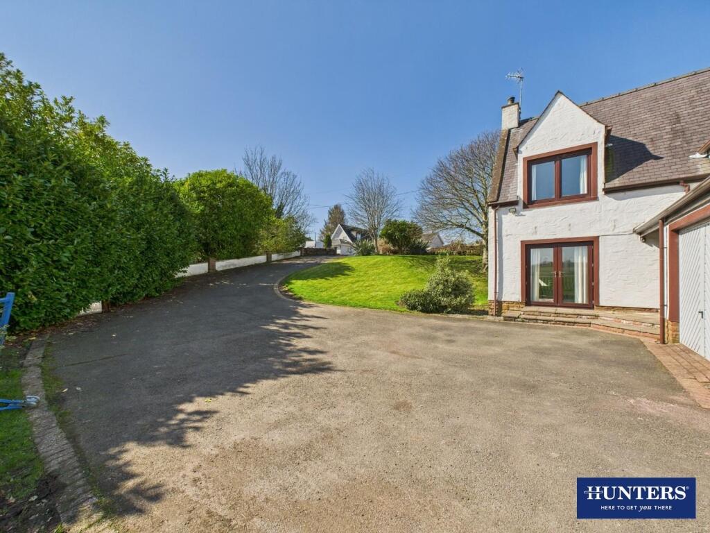 Front Garden/Driveway